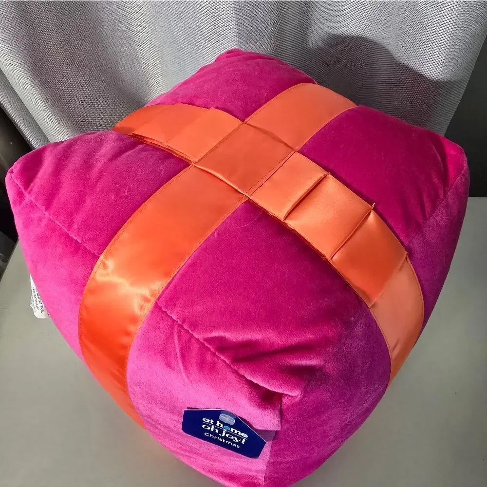 Nwt Deluxe Christmas Gift Shaped Pink Throw Pillow, 10